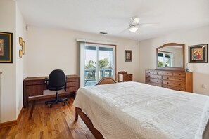 3 Schlafzimmer, Schreibtisch, Bügeleisen/Bügelbrett, kostenloses WLAN