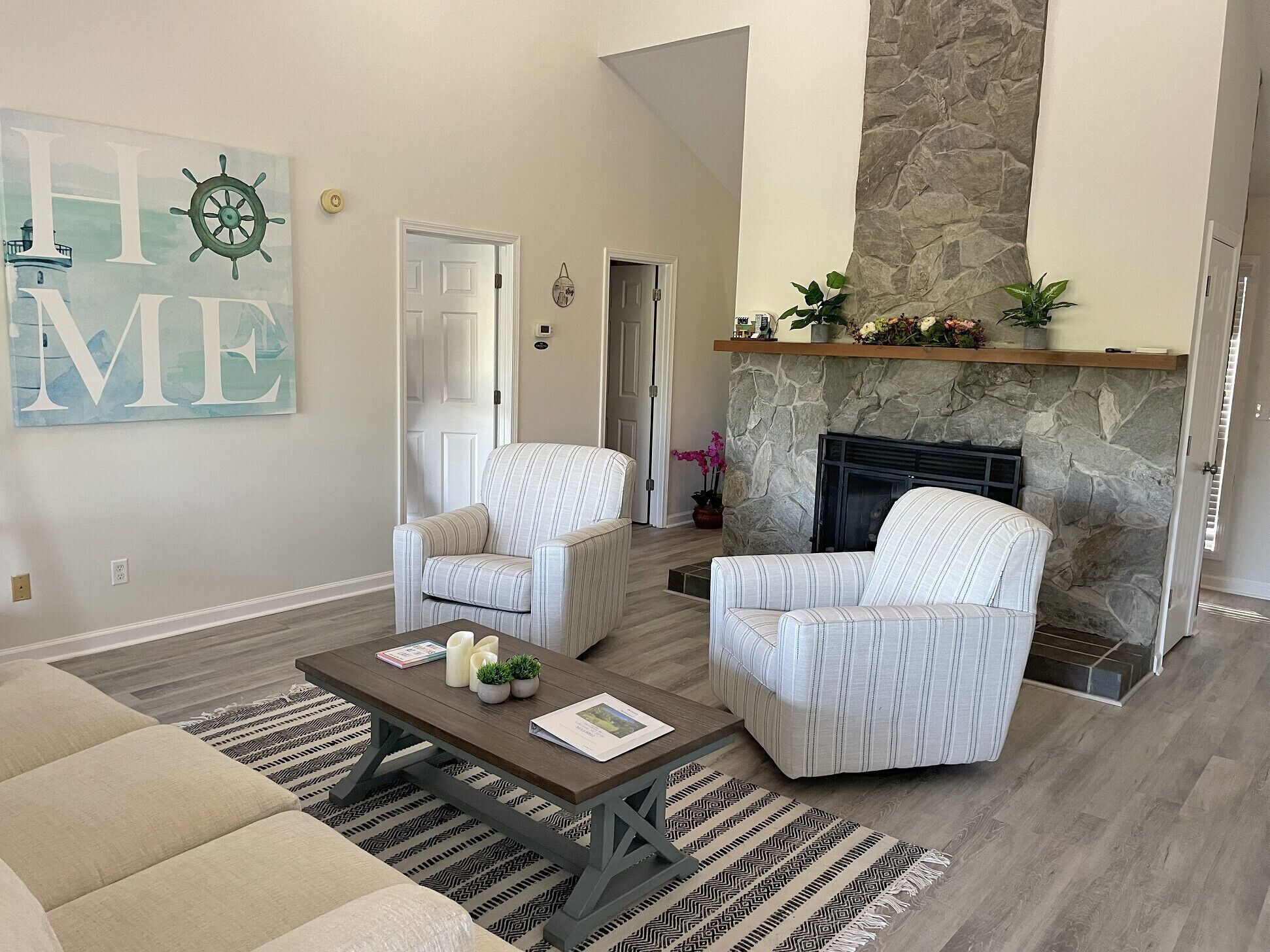 Exquisite 4BR/3.5Bath home located in the Rumbling Bald Resort, w/access to all resort amenities