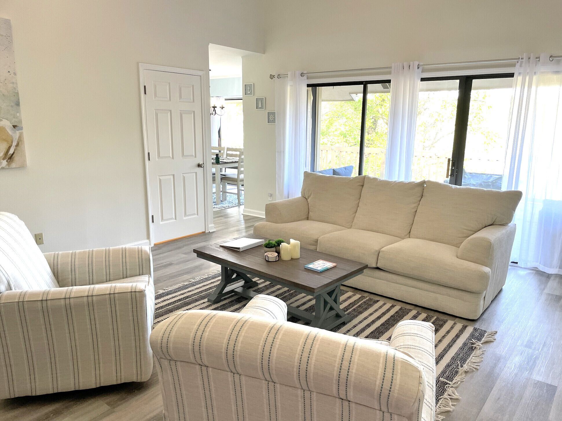 Exquisite 4BR/3.5Bath home located in the Rumbling Bald Resort, w/access to all resort amenities