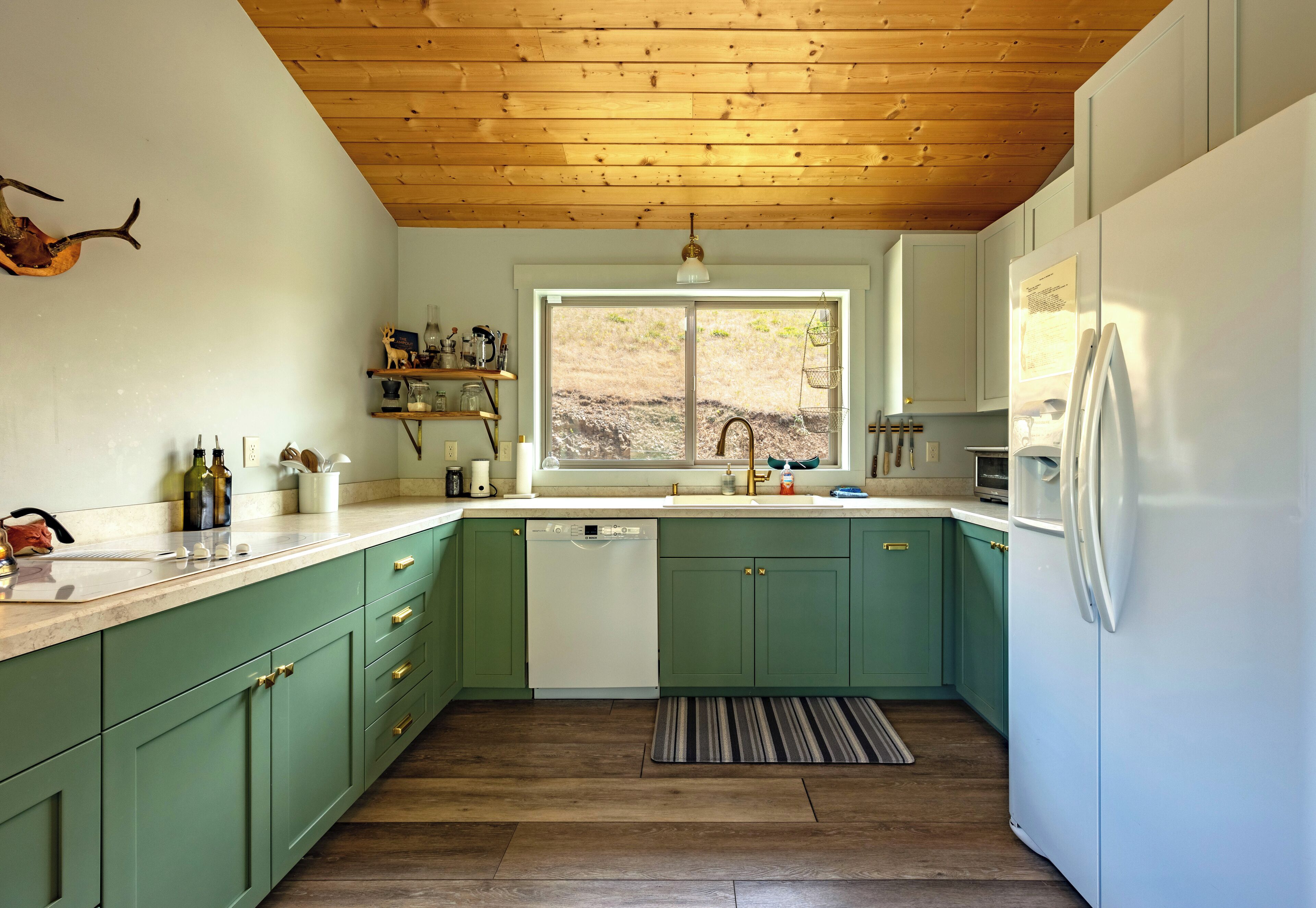 Klickitat River View, Hot Tub, Country Setting on 20 Acres