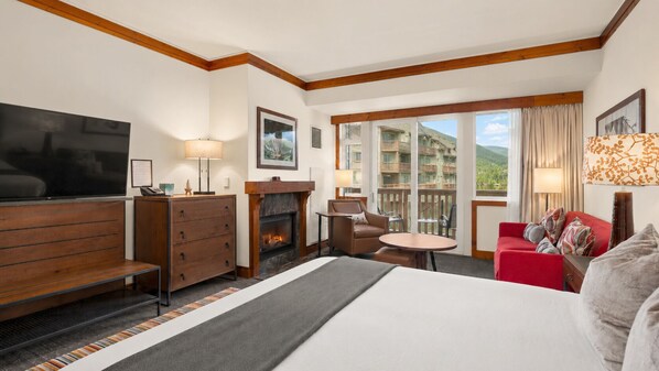 1 bedroom, iron/ironing board, WiFi, bed sheets - #337 | Inside Lodge At Spruce Peak | Studio | Ski in in Ski out (Stowe)