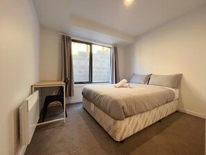 3 bedrooms, WiFi, bed sheets - 3 bedroom Apartment at Kingston (Kingston)