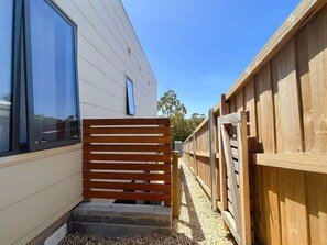 Property grounds - 3 bedroom Apartment at Kingston (Kingston)