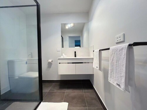 3 bedroom Apartment at Kingston