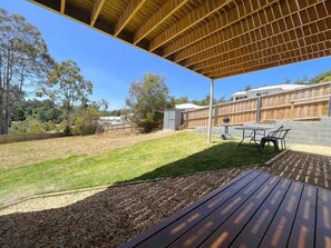 Outdoor dining - 3 bedroom Apartment at Kingston (Kingston)