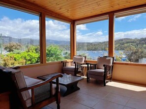 Interior - Coastal Cabin next to Bruny Island Ferry (Kettering)