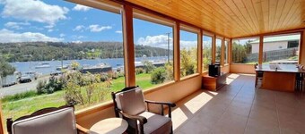 Coastal Cabin next to Bruny Island Ferry
