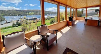 Coastal Cabin next to Bruny Island Ferry