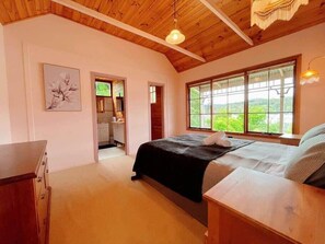 4 chambres, fer et planche à repasser, Wi-Fi, draps fournis