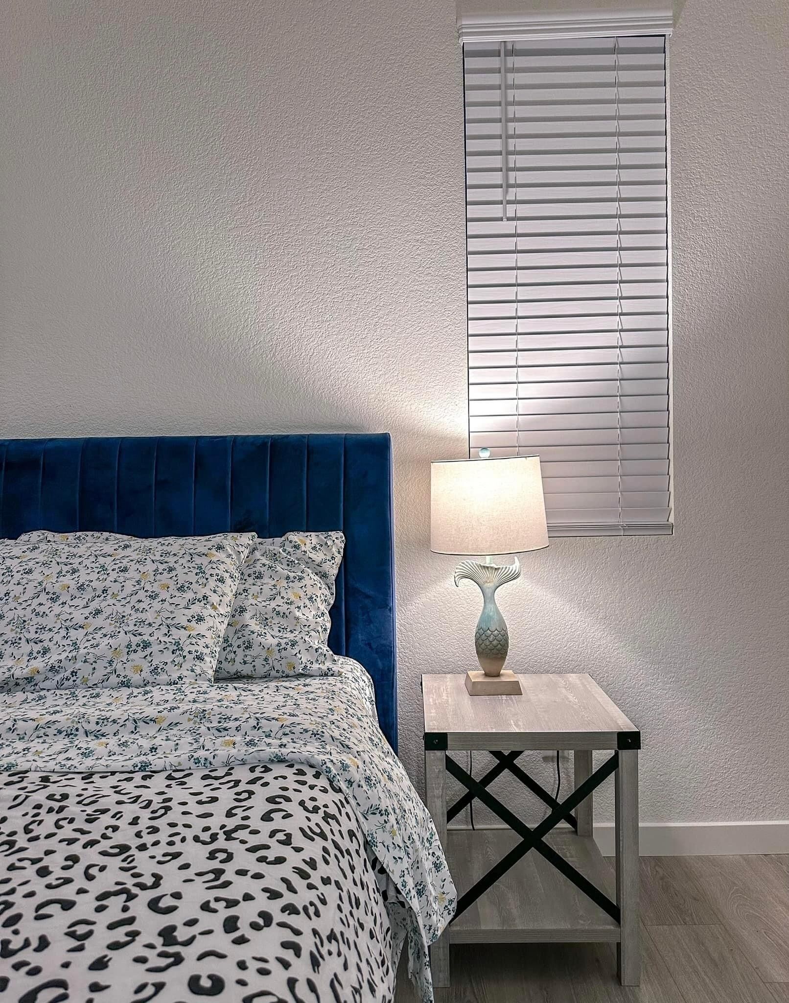 A1- King bed master room with TV at Roseville