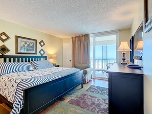 3 bedrooms, desk, iron/ironing board, free WiFi - Sand Castle III # 203 DIRECT GULF FRONT Condo Private Staircase to Pool & MORE (Indian Shores)