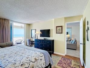 3 室のベッドルーム、デスク、アイロン / アイロン台、WiFi (無料)