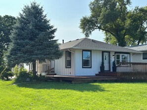 Exterior - Lake/Beach Getaway (Remodeled) (Round Lake Beach)