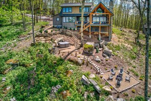 Exterior - Zion at Eagles Nest - 4BR, pet friendly, hot tub, wood burning fireplace! (Banner Elk)