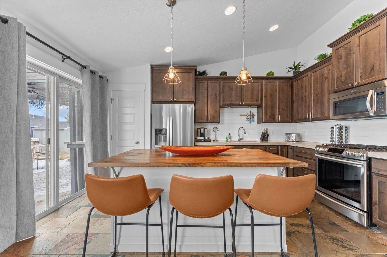 Stunning 4 Bedroom Home in Eagle