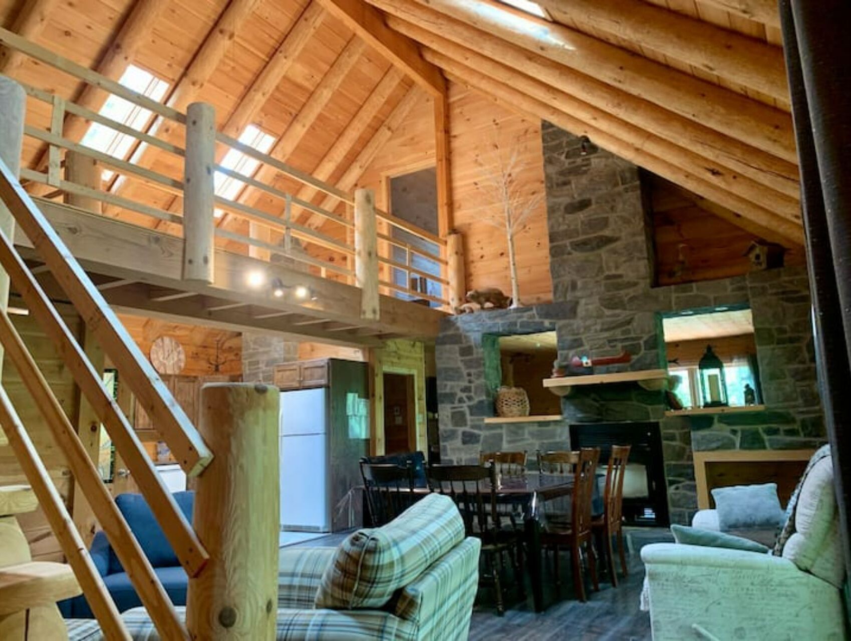 Superbe Chalet en Bois Rond Spa- La Fontaine Rouge