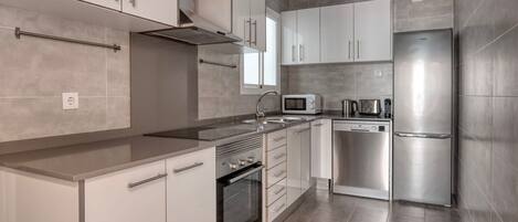 Fridge, microwave, oven, stovetop