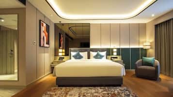 King Bed Junior Suite Pool | 1 bedroom, minibar, iron/ironing board, free WiFi