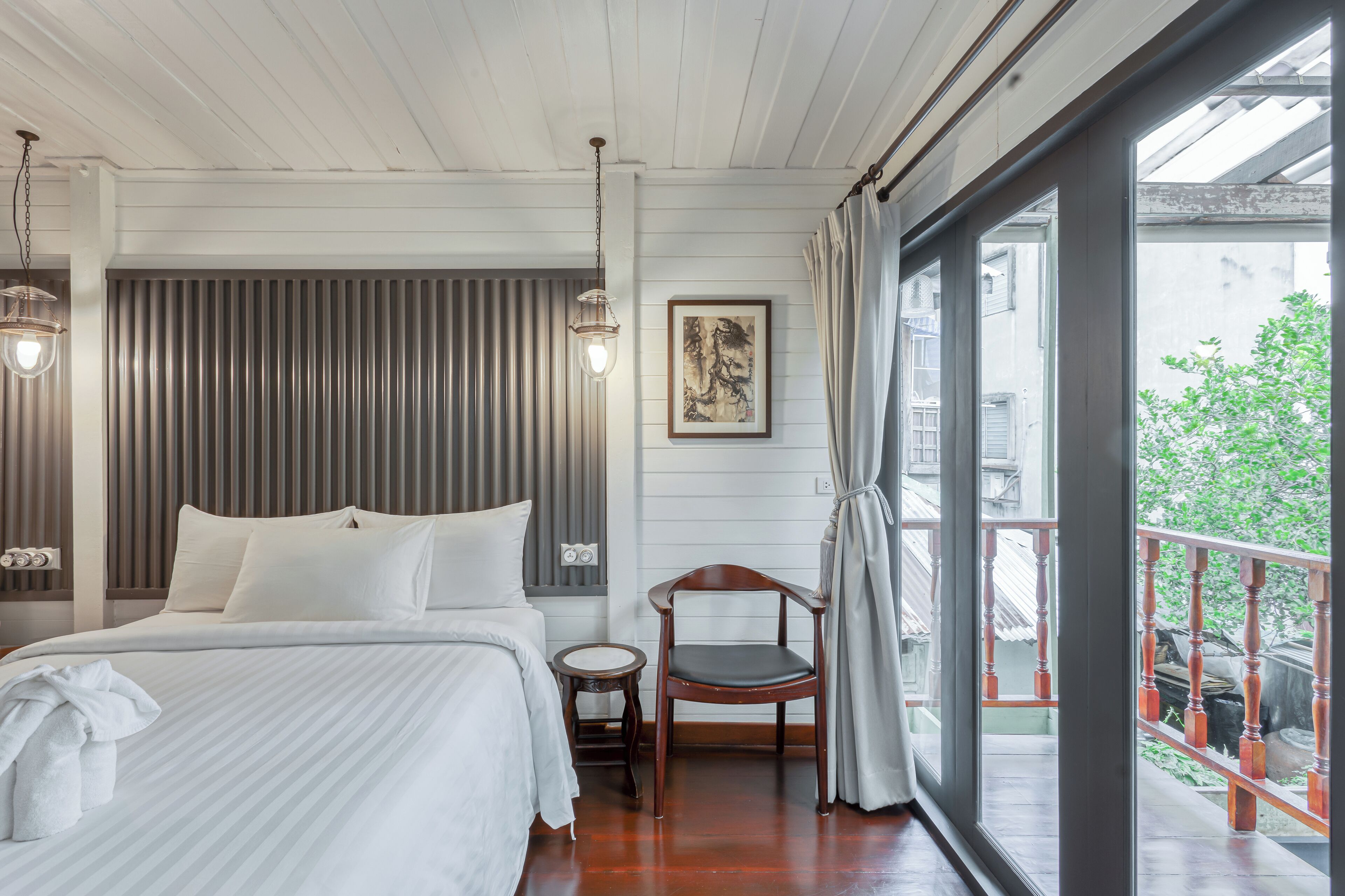 Kamar Double Keluarga | Seprai premium dan didekorasi berbeda-beda