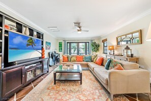 Televisión y oficina 