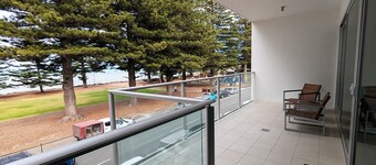 Romantic Getaway for two in the hub of Victor Harbor