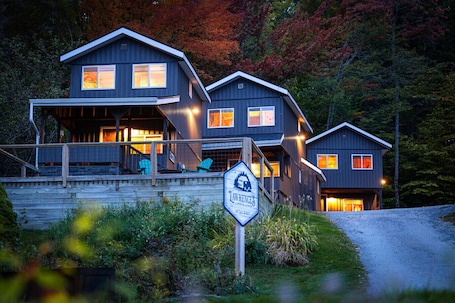 Exterior. Ioneta - Cabin 2 · Lawrence`s Lakeside Cabins | `Ioneta` Waterfront Retreat + Private Sauna