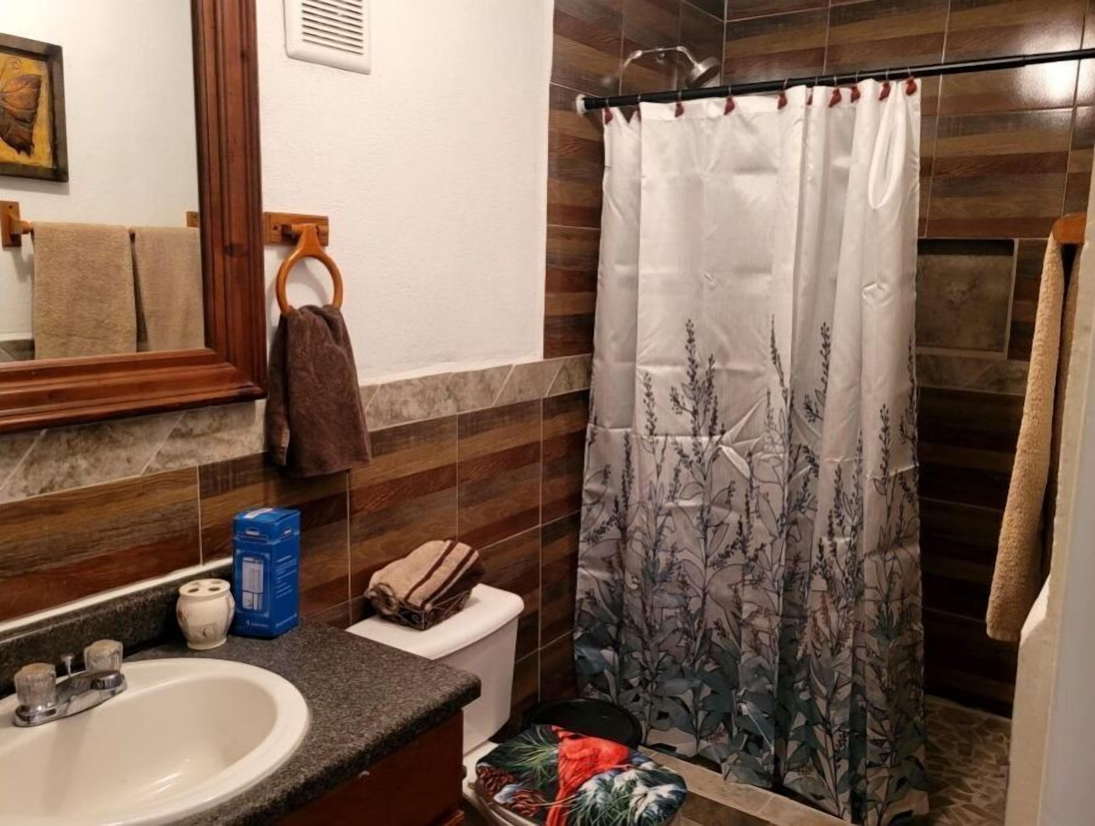 1 of 2 affordable apartments perfect for your getaway!!