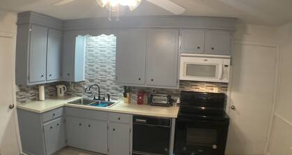 Comfortable and quiet apartment minutes from downtown in Thomasville