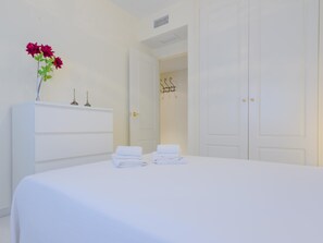 2 bedrooms, iron/ironing board, WiFi, bed sheets - El Ancla, pool, Wifi -10185 (El Puerto de Santa María)