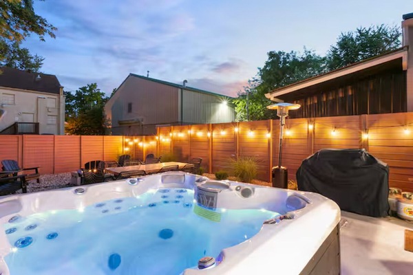 Tina de hidromasaje al aire libre