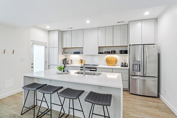 Mikrowelle, Ofen, Herdplatte, Geschirrspüler