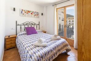 2 habitaciones, tabla de planchar con plancha y wifi gratis 