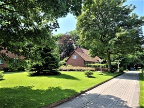 المنطقة المحيطة بالمنشأة