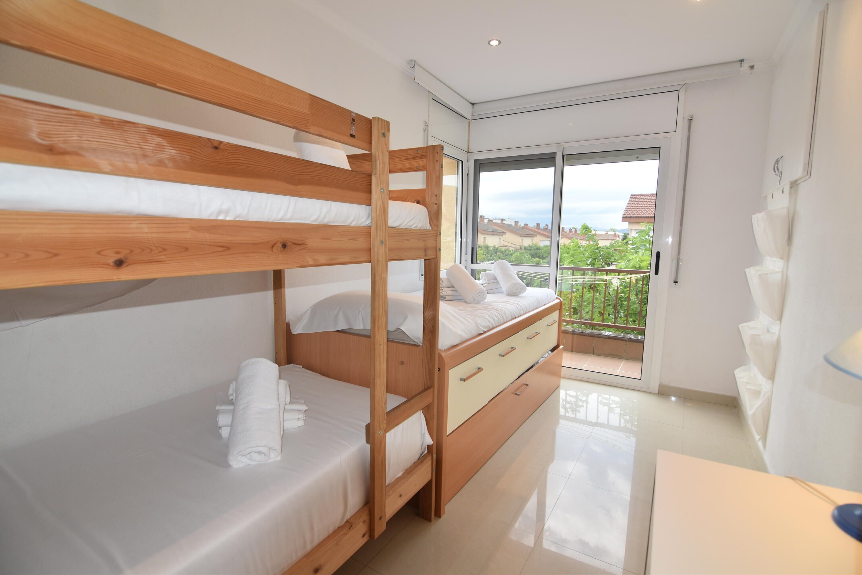 5 bedrooms, iron/ironing board