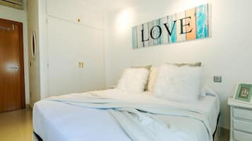 5 bedrooms, iron/ironing board