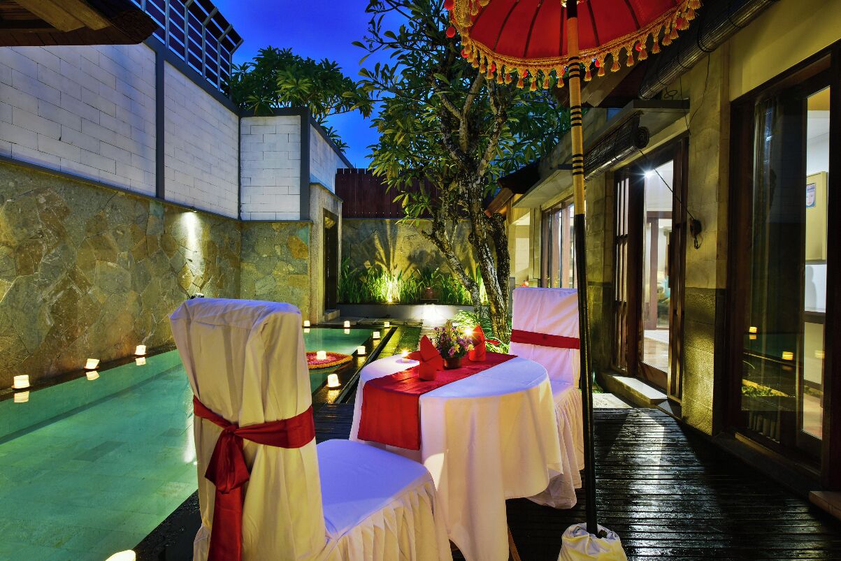 Two-Bedroom Villa with Private Pool (No Bathtub) | In-room dining