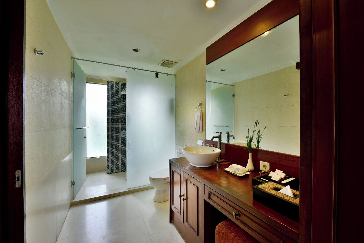 Two-Bedroom Villa with Private Pool (No Bathtub) | Bathroom | Hair dryer, bathrobes