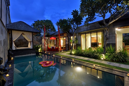 The Khayangan Dreams Villa Seminyak 