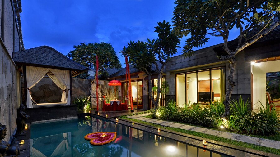 The Khayangan Dreams Villa Seminyak