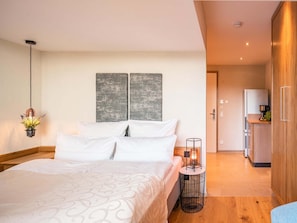 1 bedroom, internet, bed sheets - Gartenzimmer, 30 qm Untergeschoss, Kombinierter Wohn- & Schlafbereich (Bad Endorf)