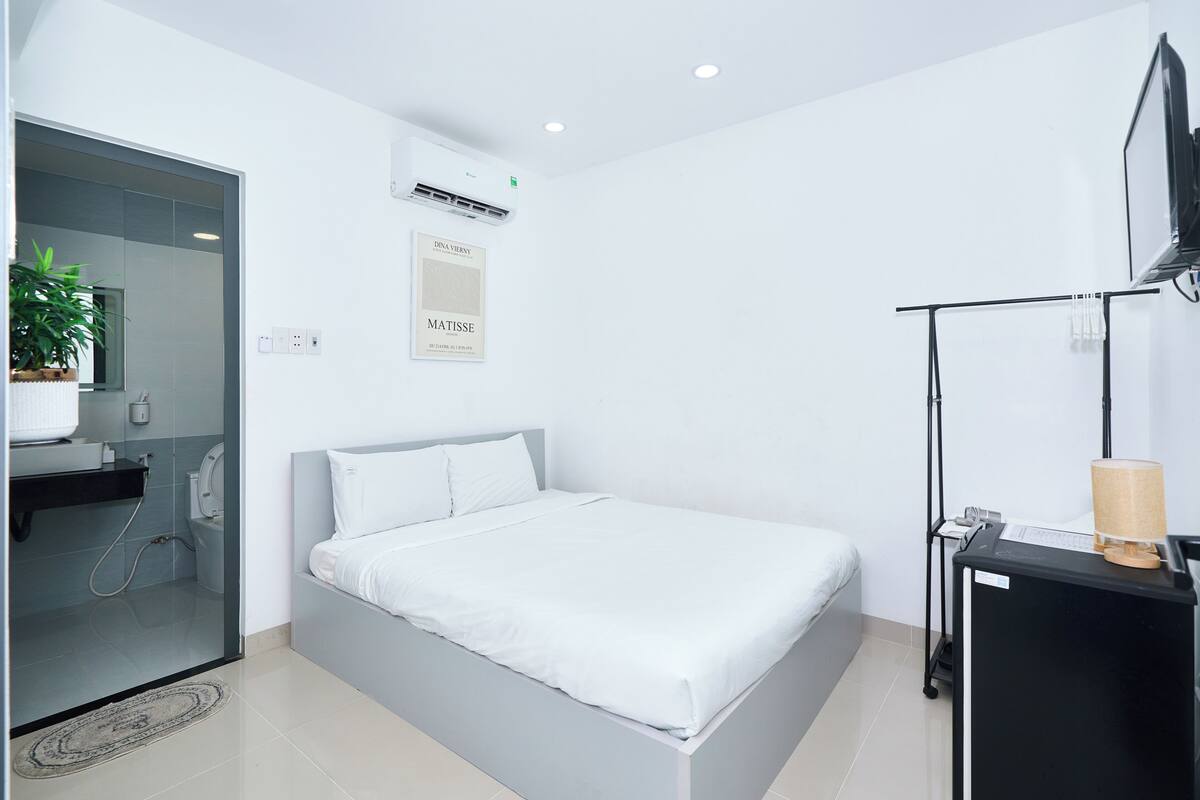 Phòng đôi Superior | Minibar với thức ăn, đồ uống miễn phí, bàn, phòng cách âm 
