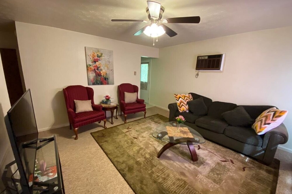 2mins from Miami U, Cozy duplex home