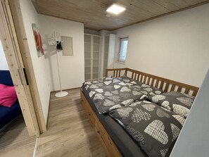 1 soveværelse, sengetøj