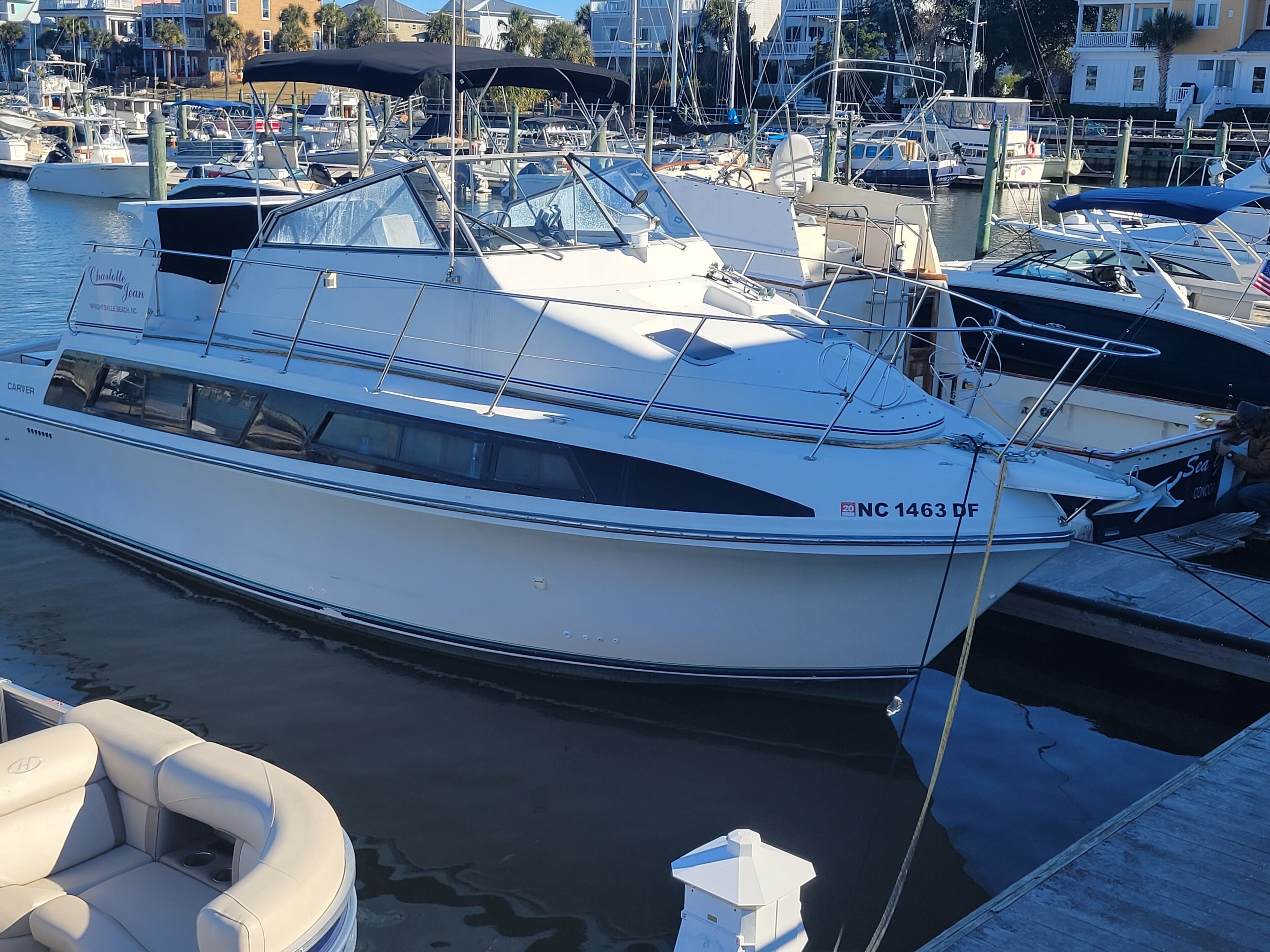 Charlotte Jean - 33ft Cozy Carver Mariner- Unique Stay on the Water