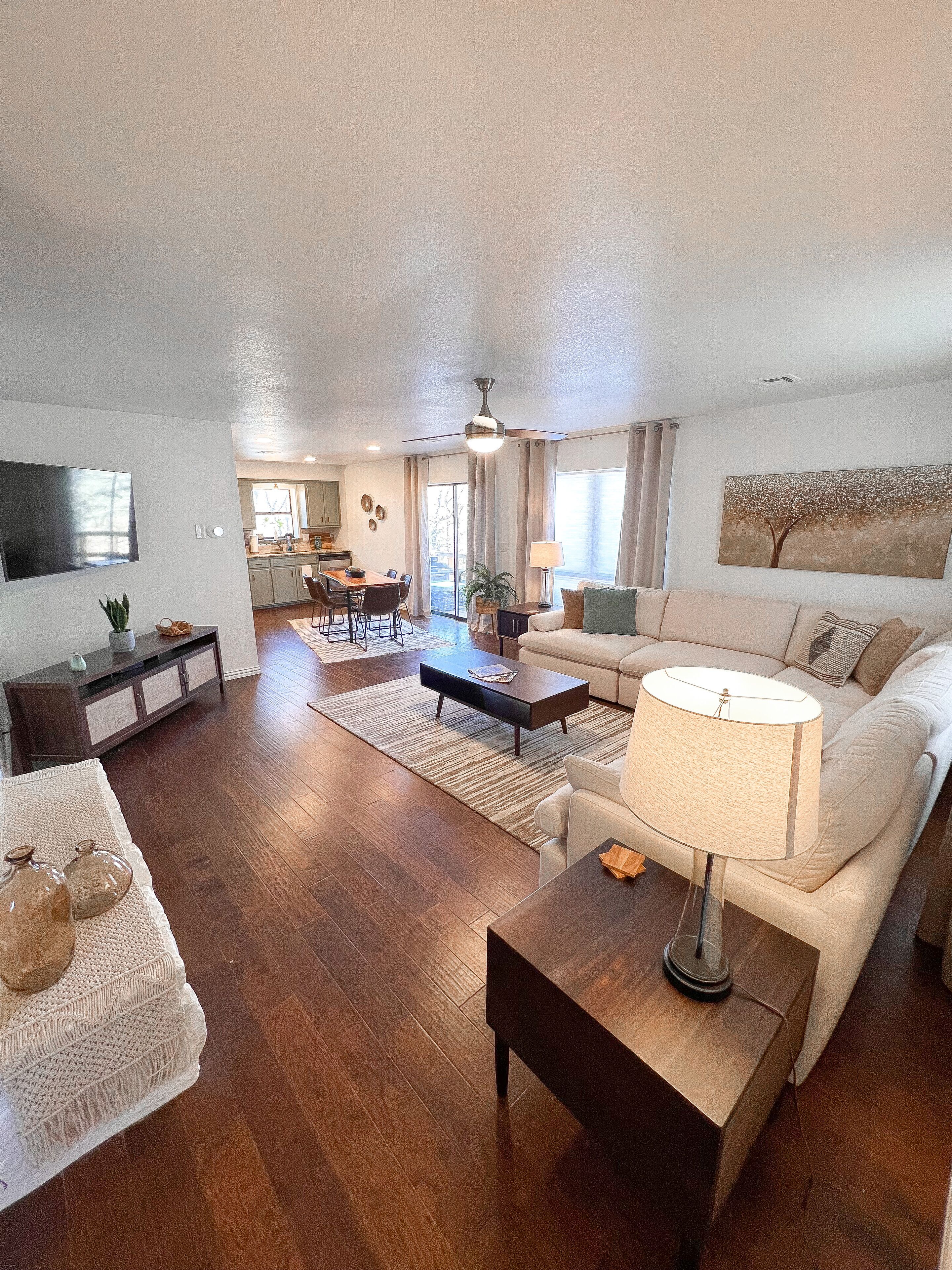 HOT TUB--SEPT SALE Family Friendly Cabin in the woods