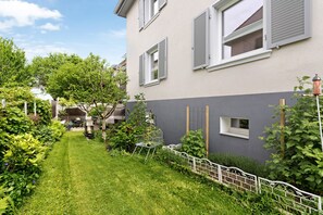 Property grounds - Holiday Apartment "Haus No 6" with Shared Garden, Balcony & Wi-Fi (Lahr)