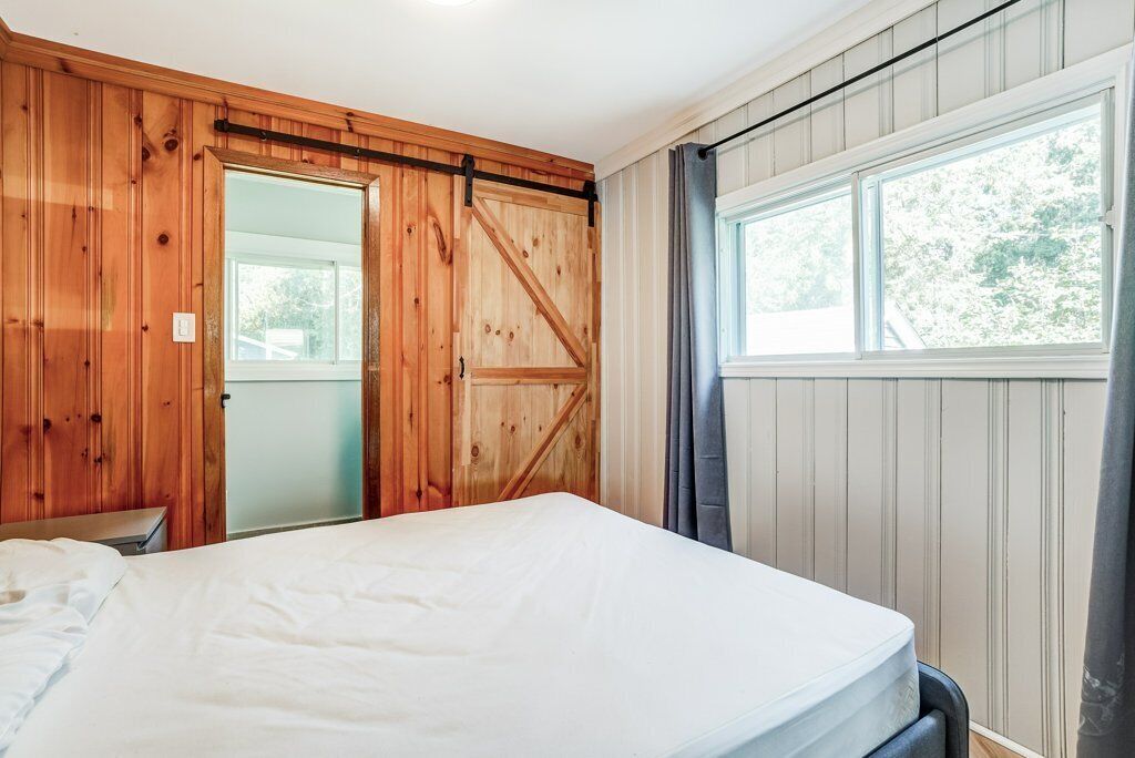 Head Lake Holiday *w/ Hot Tub* DIRECT LAKEFRONT