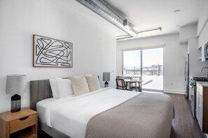 Bügeleisen/Bügelbrett, WLAN, Bettwäsche