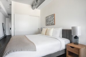 Bügeleisen/Bügelbrett, WLAN, Bettwäsche