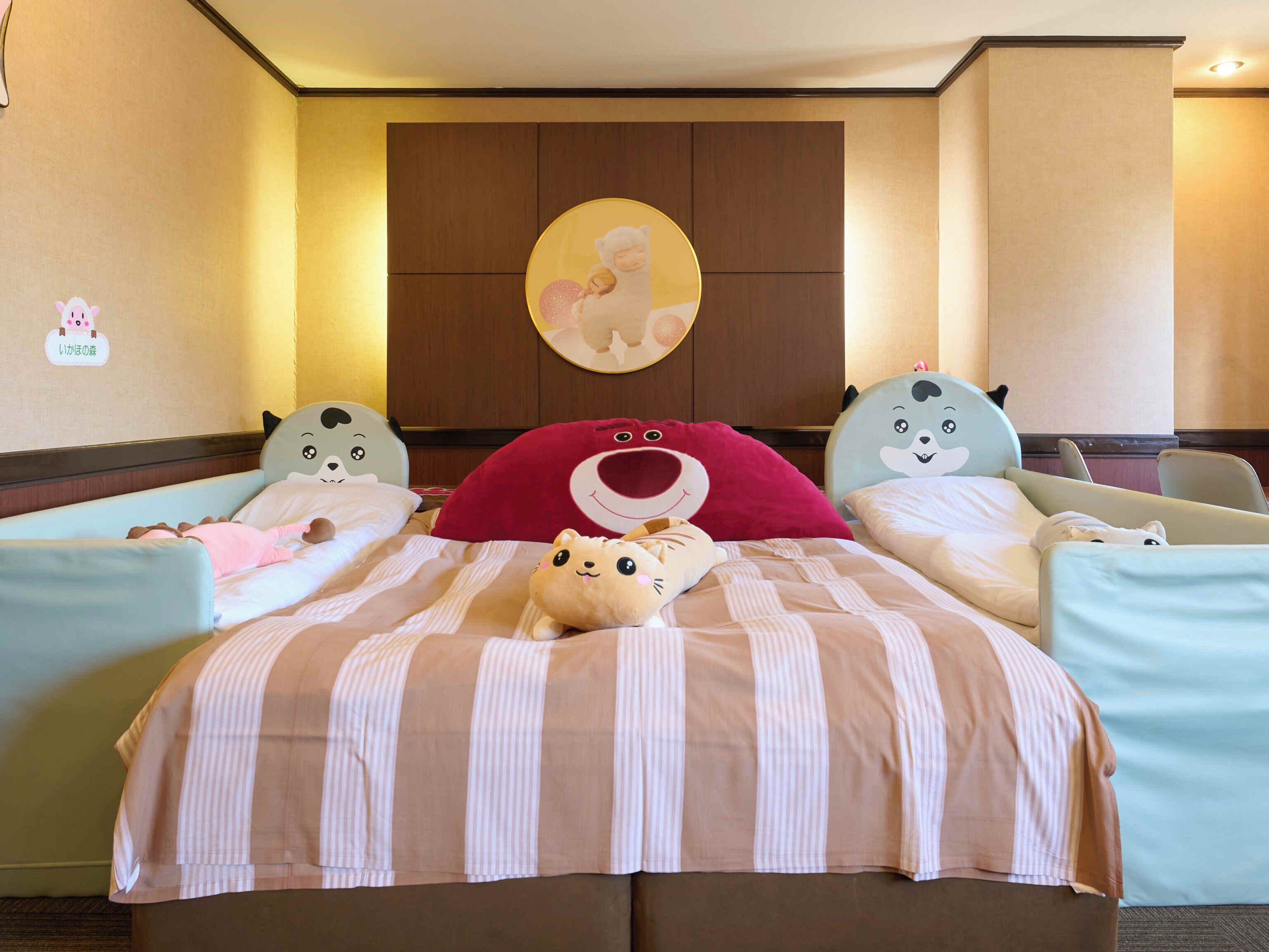 ห้องแฟมิลี่, หลายห้องนอน, ปลอดบุหรี่ (Car Room) | ผ้านวมขนเป็ด, ห้องพักตกแต่งอย่างมีเอกลักษณ์, ผ้าปูที่นอน